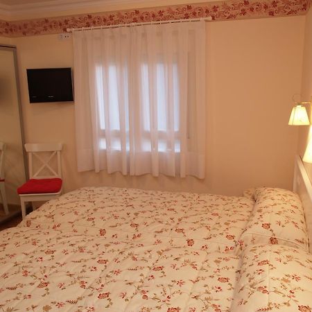 Hotel Chalet Puigdefabregas Χάκα Δωμάτιο φωτογραφία