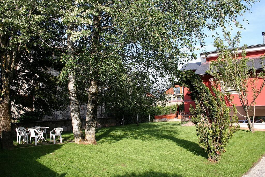 Hotel Chalet Puigdefabregas Χάκα Εξωτερικό φωτογραφία