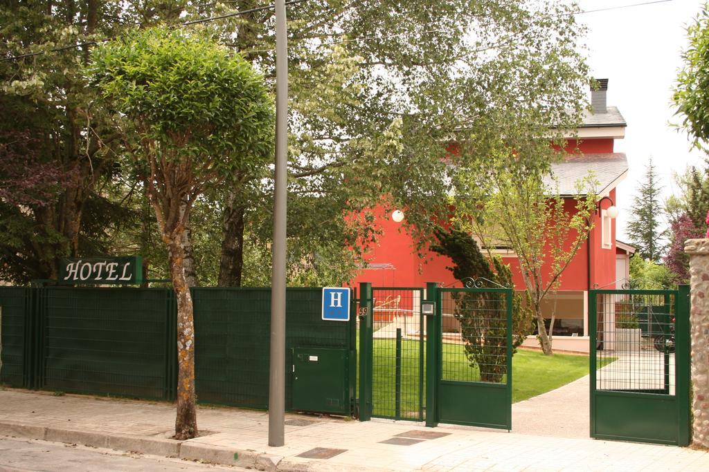 Hotel Chalet Puigdefabregas Χάκα Εξωτερικό φωτογραφία