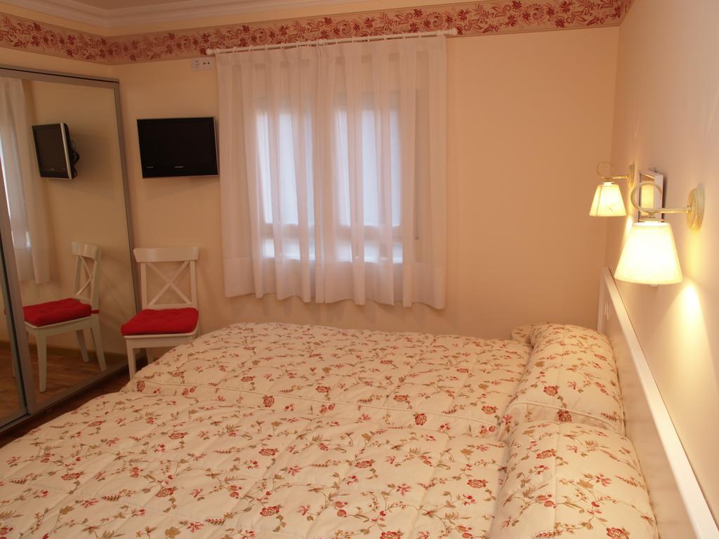Hotel Chalet Puigdefabregas Χάκα Δωμάτιο φωτογραφία