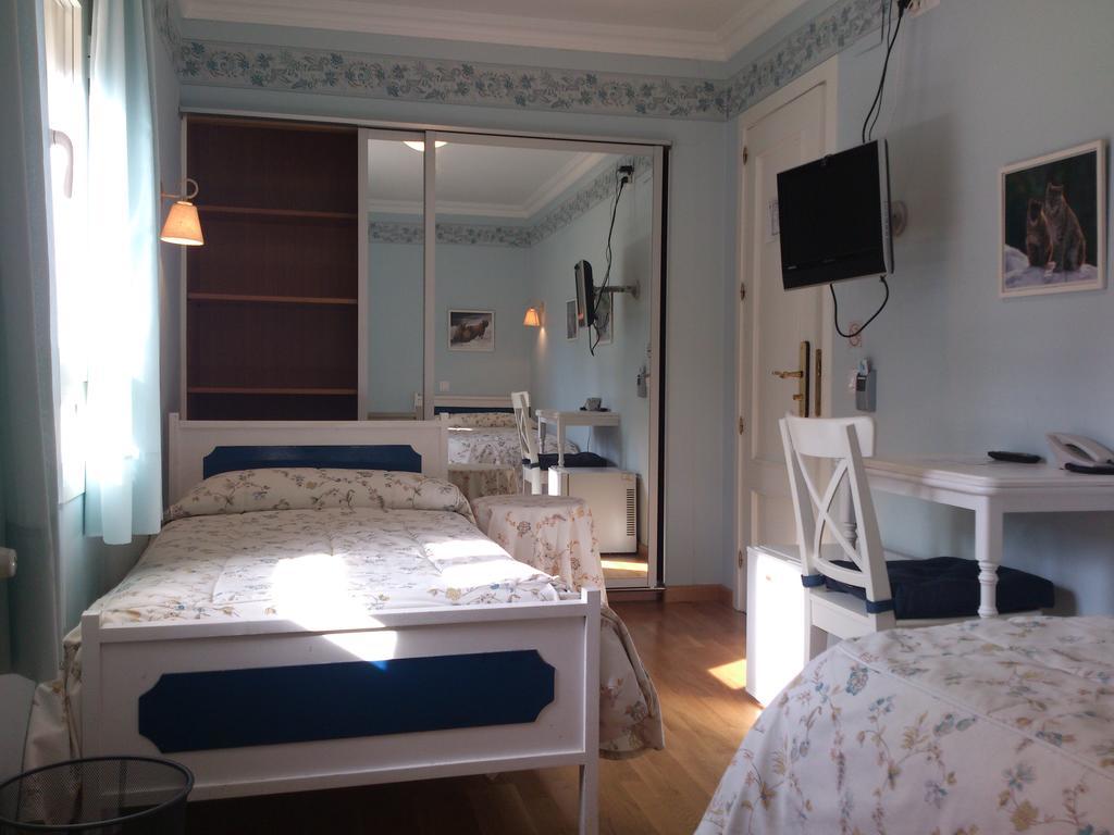 Hotel Chalet Puigdefabregas Χάκα Δωμάτιο φωτογραφία