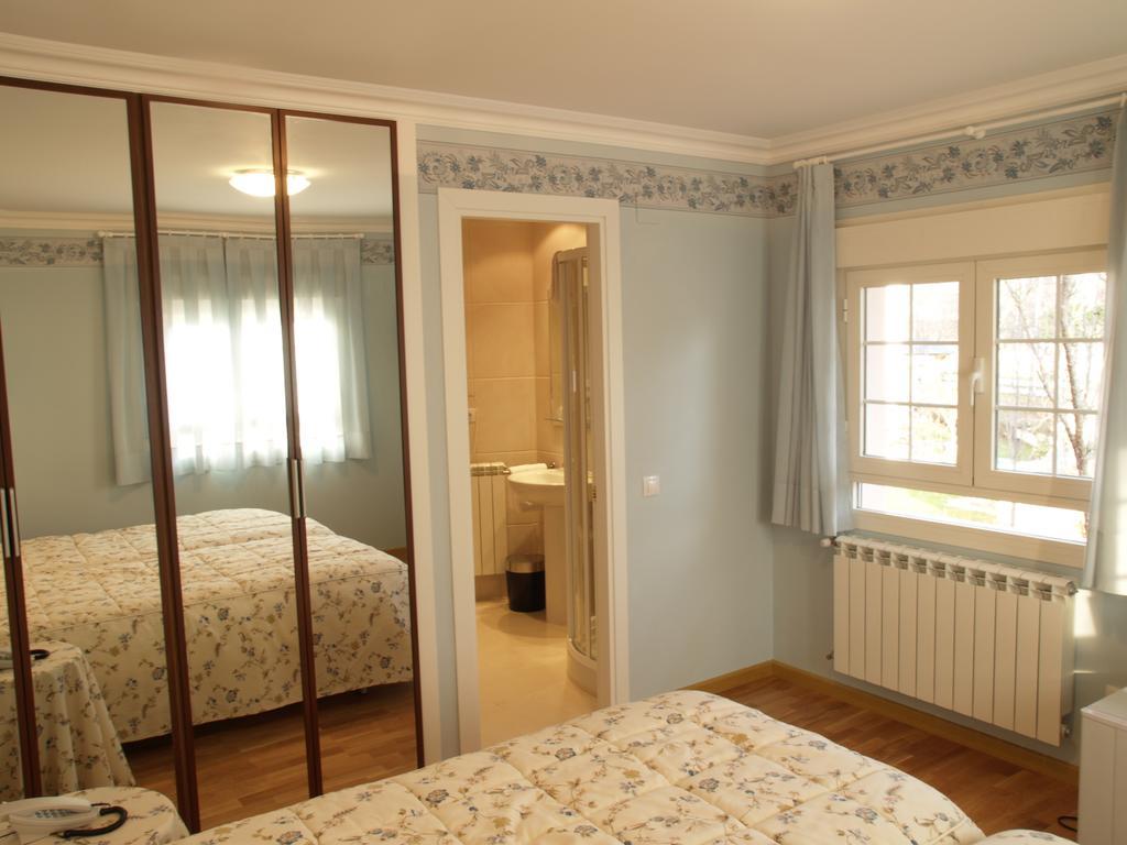Hotel Chalet Puigdefabregas Χάκα Δωμάτιο φωτογραφία