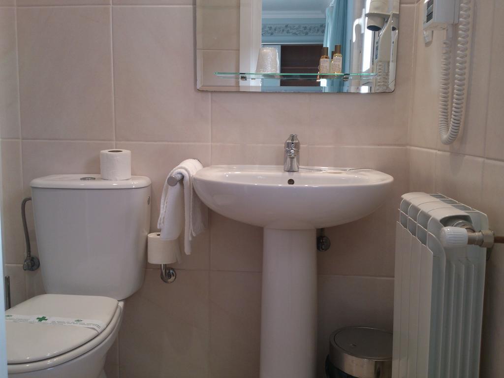 Hotel Chalet Puigdefabregas Χάκα Δωμάτιο φωτογραφία