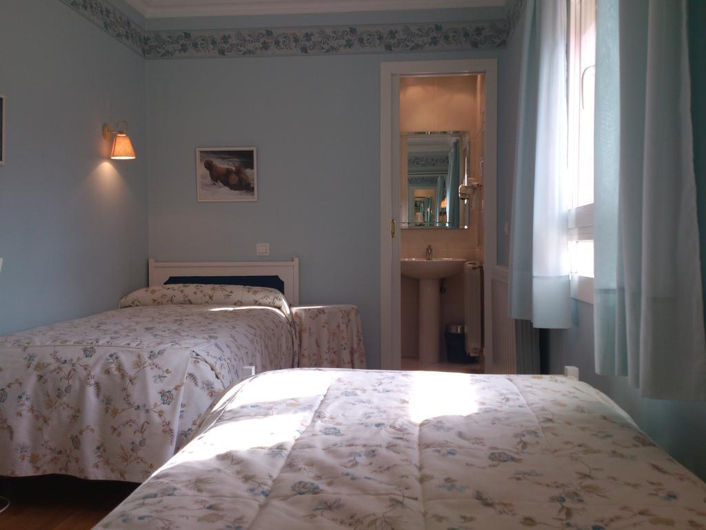 Hotel Chalet Puigdefabregas Χάκα Δωμάτιο φωτογραφία